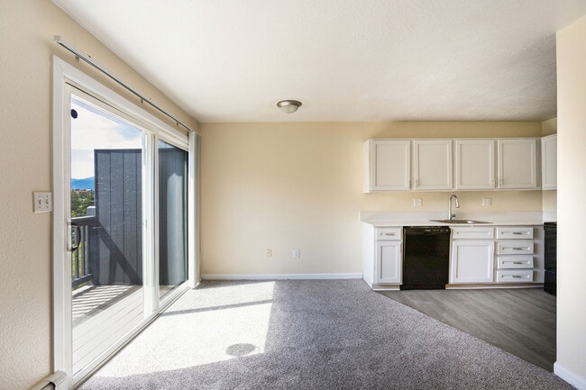 Straight Creek Apartments