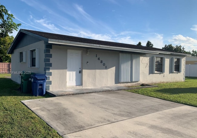 Building Photo - 14301 SW 105th Ave