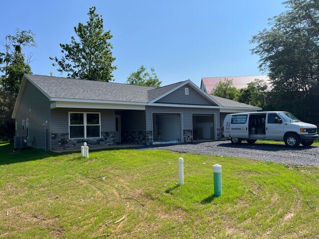 New Construction - 3 bed/2 bath Duplex on ... - New Construction - 3 bed/2 bath Duplex on ... Townhome