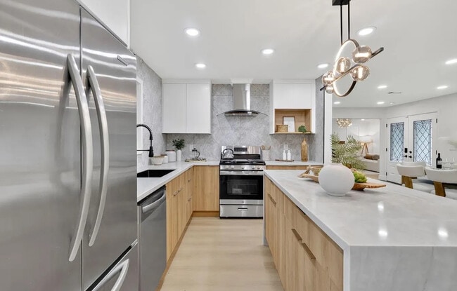 Building Photo - 5003 Valdez Ave Unit 4