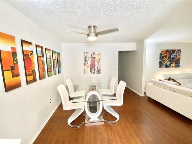 Photo - 225 S Tropical Trail Unidad 312