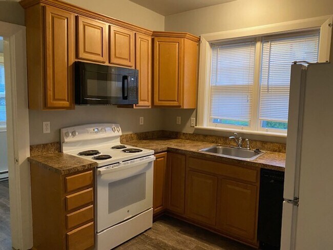 Photo - Student Rental next to WCU Campus | 3 Bed Single Family Home w/ Covered Front Porch, Yard & Basem...