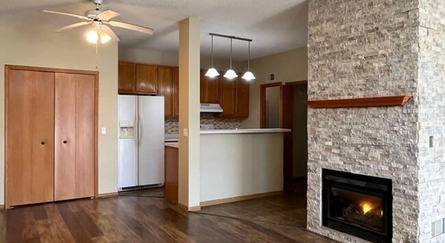 Photo - 15563 Garnet Way