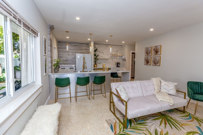 Photo - 1029 79th St