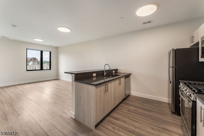 Photo - 72 S Essex Ave Apartamento Unidad 609