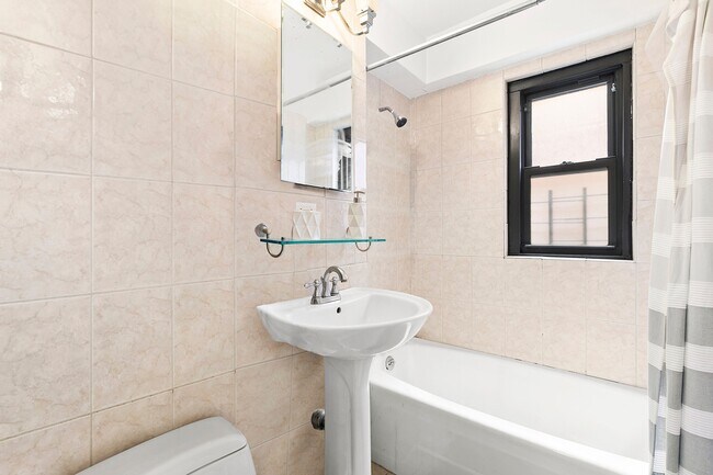 Photo - 520 E 81st St