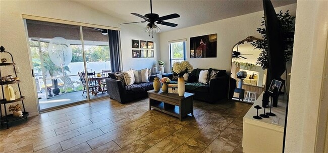 Photo - 2068 Preymore St