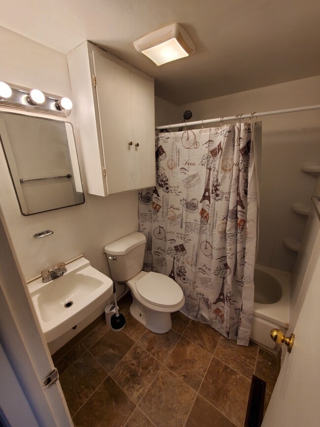 Photo - 311 -313 16th Ave Ct