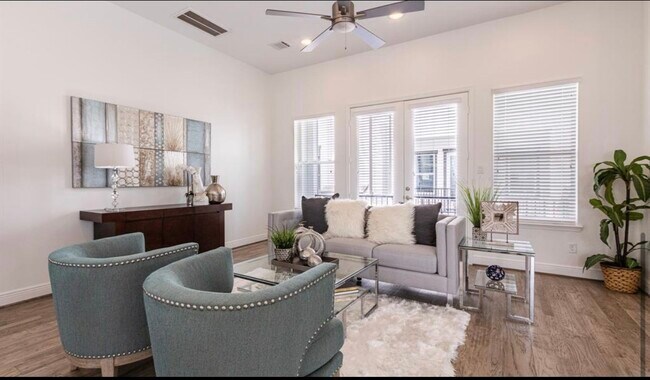Building Photo - 2718 McGowen St Rental