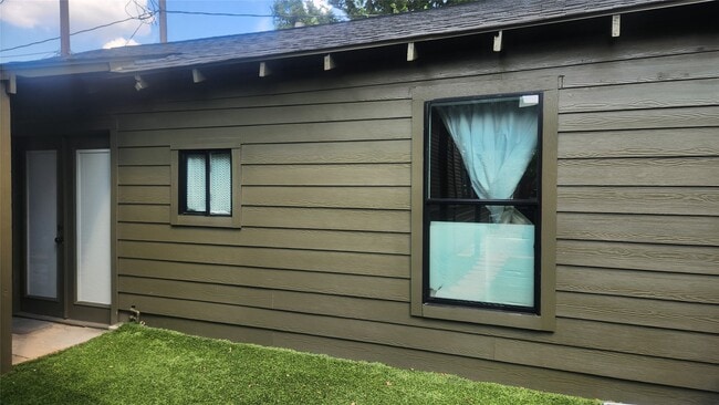 Photo - 606 Vincent St