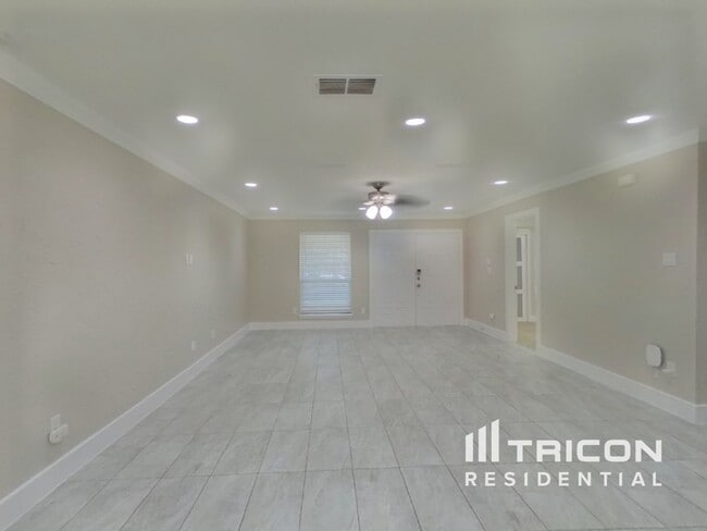 Photo - 1806 Acosta St