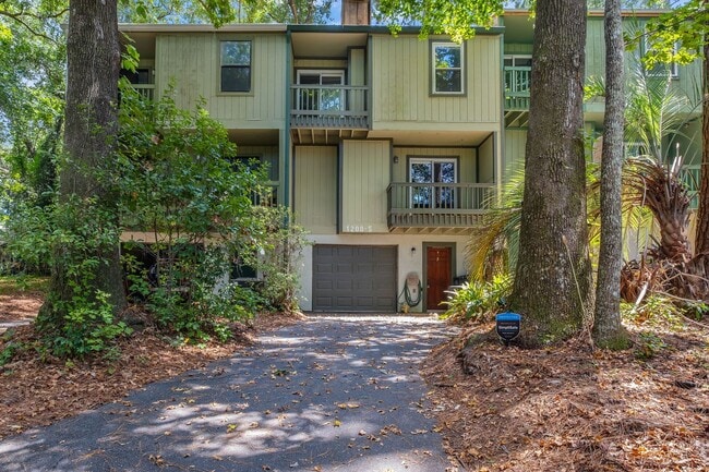 Photo - Townhome with Garage Near the Parkway
