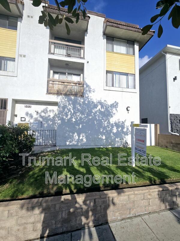 Photo - 553 E Orange Grove Ave Unidad J Rental