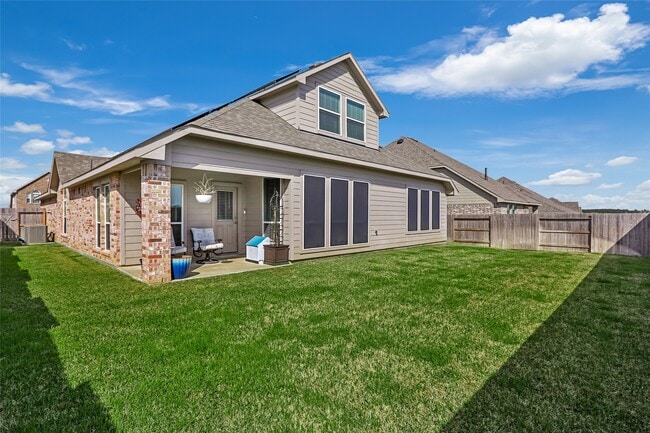 Photo - 142 Dina Ln