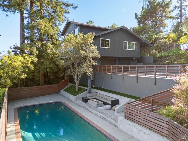 Photo - 48 Junipero Serra Ave