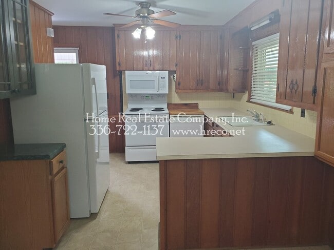 Photo - 644 Motor Rd