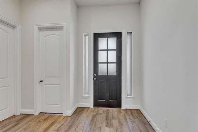 Photo - 15342 Majestic Knight Dr
