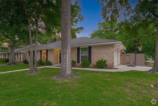 Building Photo - 12602 Westleigh Dr Rental