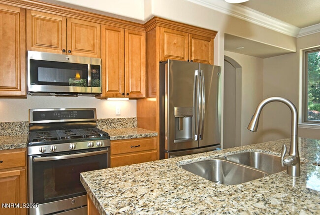 Photo - 646 Anderson St