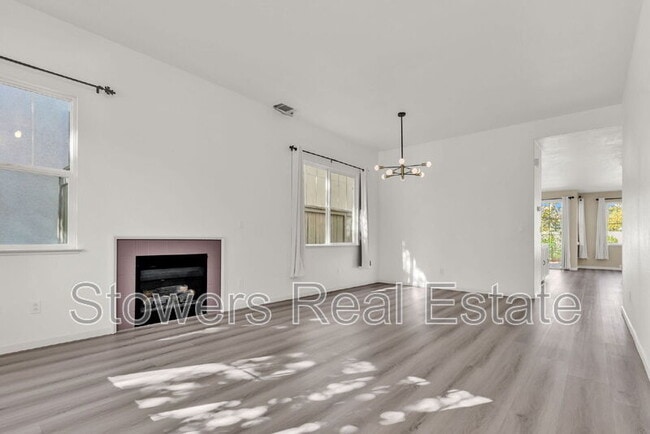 Photo - 1162 Waverly Cir