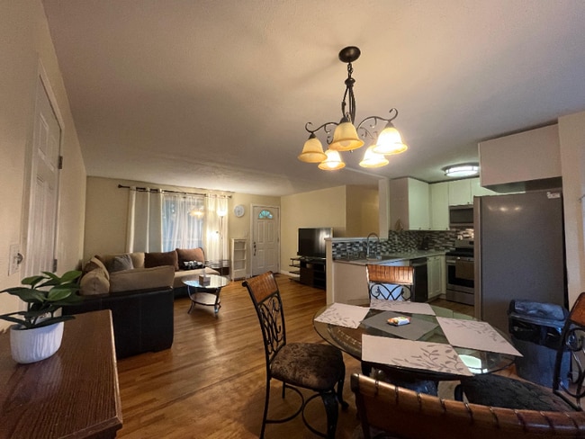 Photo - 2216 Delaware Dr