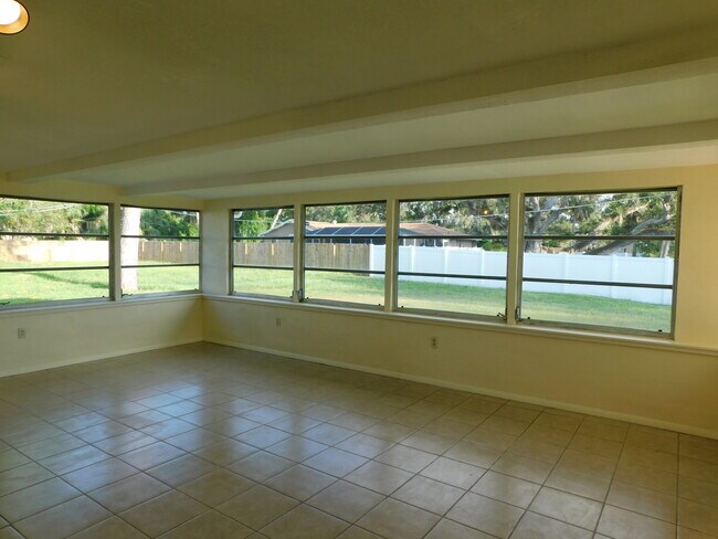 Photo - 21019 Randall Ave