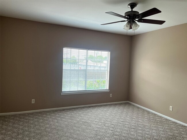 Building Photo - 3800 Tanglewilde St Unit 1008 Rental