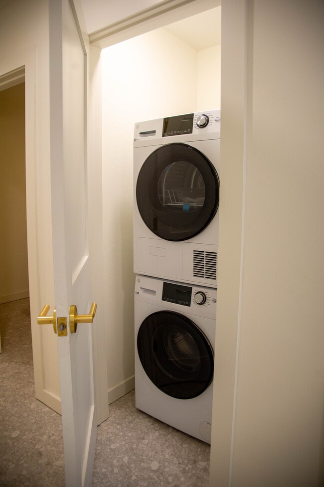 In-Unit Washer & Dryer