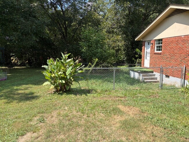 Photo - 320 Smith Cir