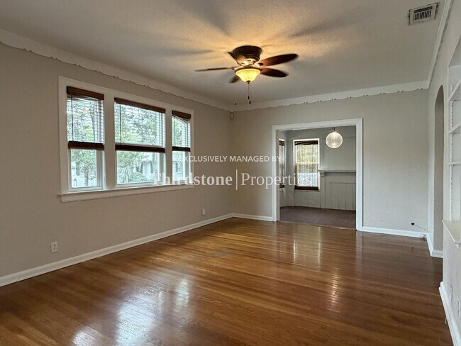Photo - 1847 Naldo Ave