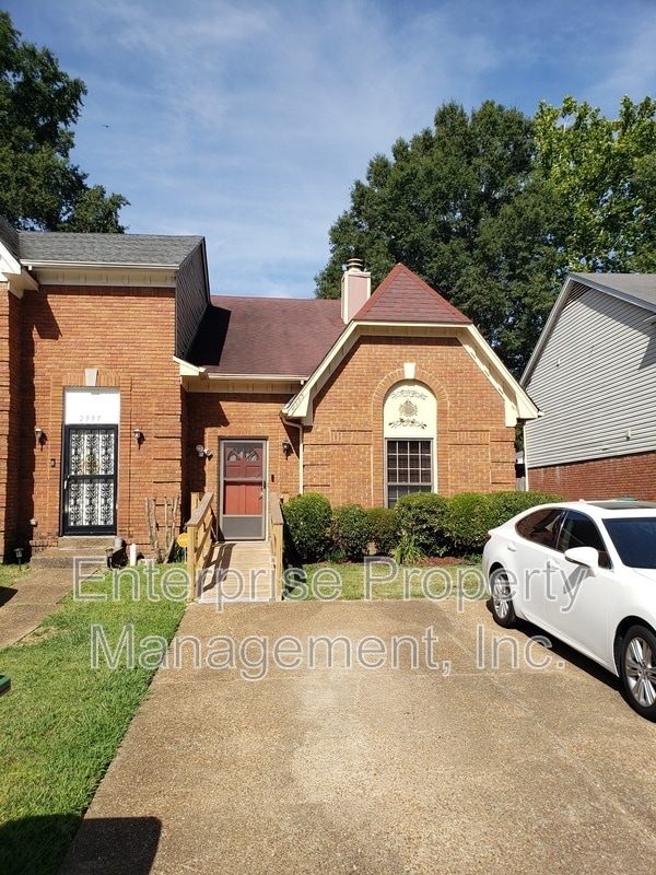 Photo - 2995 Charlestowne Pl