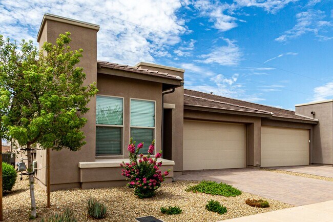 Photo - Luxury 2BR + Den Townhome in Amenity-Packed Community - Encanterra
