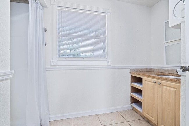3005 W Kathleen St