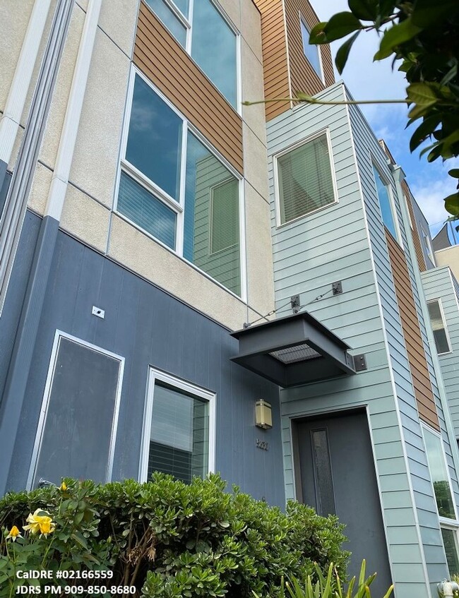 Los Angeles 2-bedroom Townhome - Los Angeles 2-bedroom Townhome