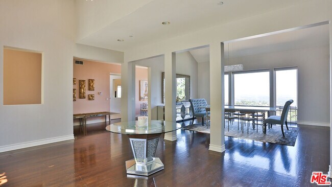 Photo - 14445 Mulholland Dr