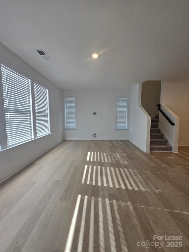 Photo - 3124 Stelfox St