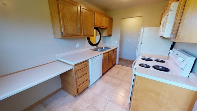 Photo - County Road B Apartments