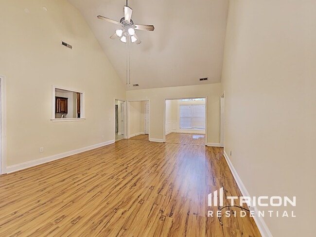 Photo - 228 Forsyth St