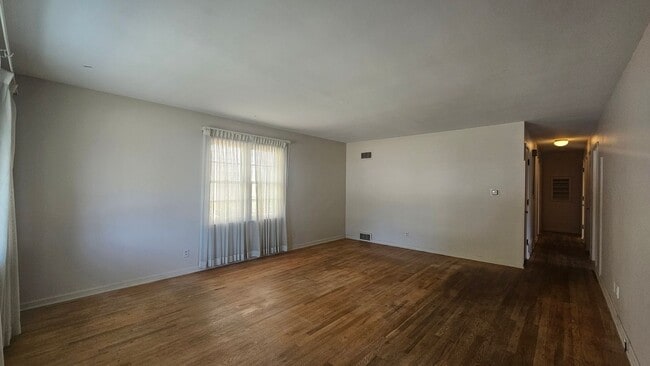 Photo - Spacious Starter 3 Bedroom Home