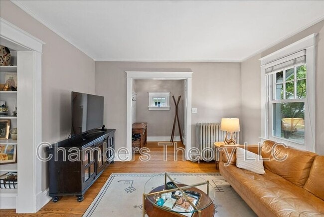 Photo - 23 E Walnut St