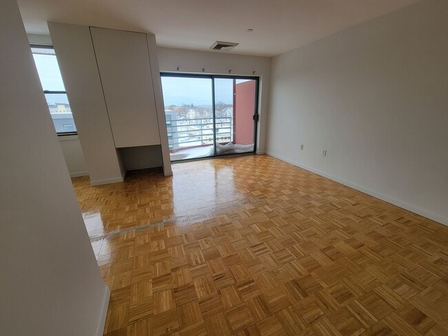 Photo - Studio Available Near North Quincy T With Parking Unit 607