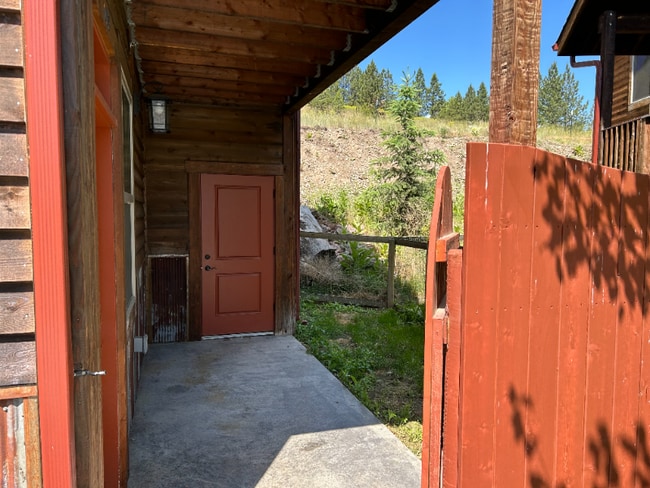 Photo - 6232-6233 Three Needles Ln Unidad 103