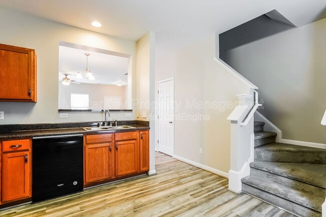 Photo - 1640 Extine Ln