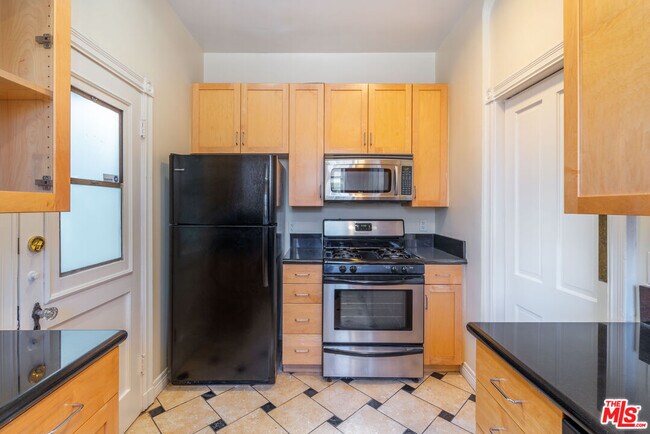 Photo - 1304 N Alta Vista Blvd Unit 1304
