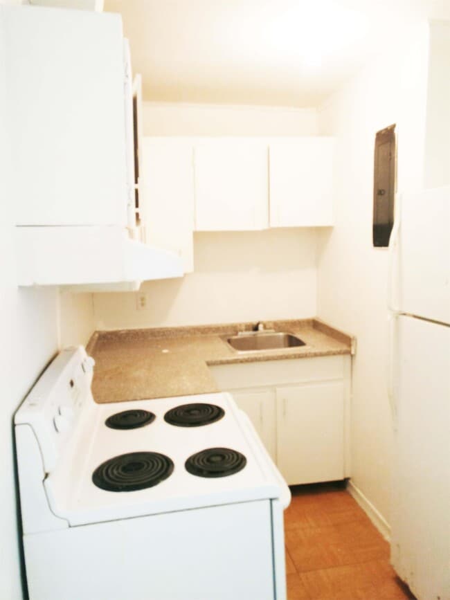 Photo - 3173 Sandwich St. Unit 8