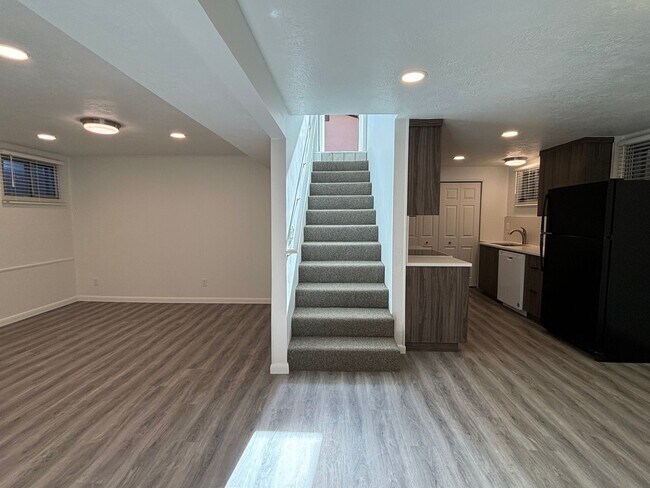 462 S 100 W St