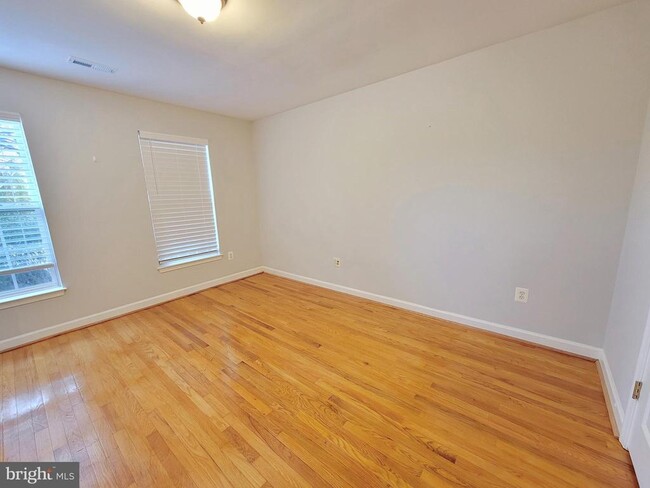 Photo - 3618 Sprigg St S