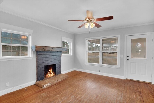 Photo - 2Bed 1Bath Home for Rent !