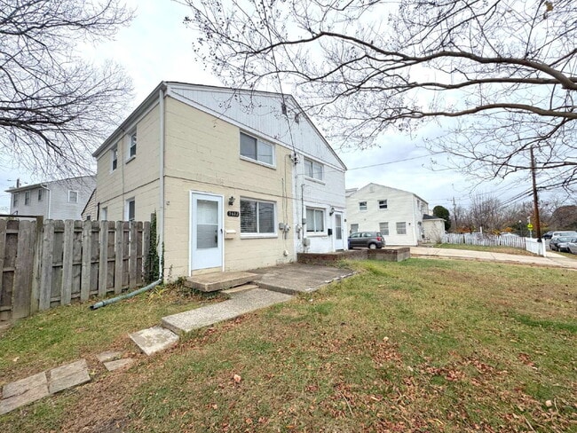 Photo - 5612 7th Rd S