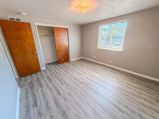 1921 Hugur Ave